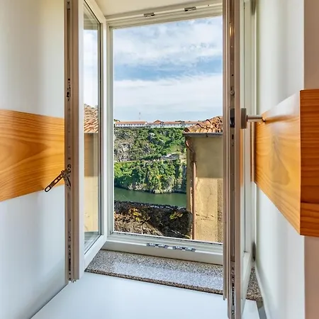 Dos Guindais - Turismo Urbano, Miradouro Daire Porto
